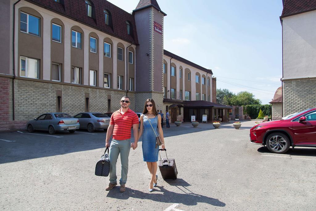 Hotel Kamelot Omsk Exterior foto